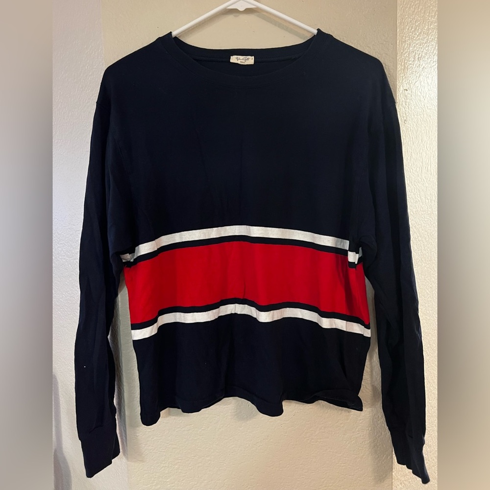 Size SMALL, long navy blue sleeve top.
